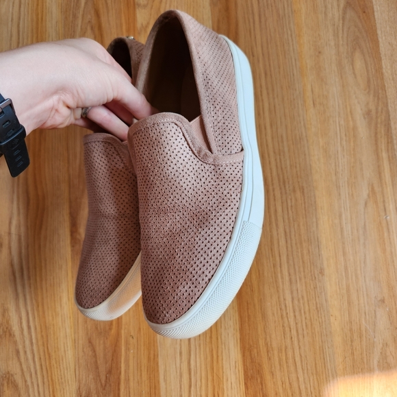 Steve madden slip ons - Picture 1 of 3